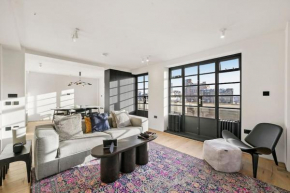Luxury Kensington Flat with Terrace and AC
